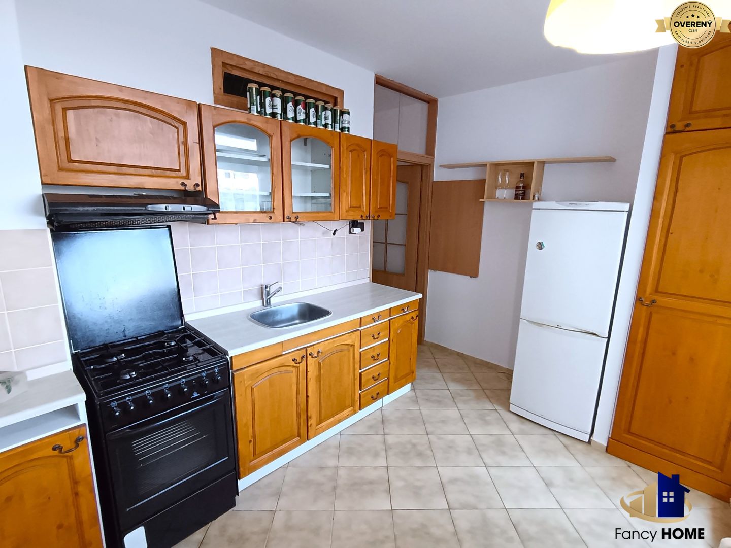 * PRENAJATÝ* PRENÁJOM 1,5 izb byt s loggiou POPRAD