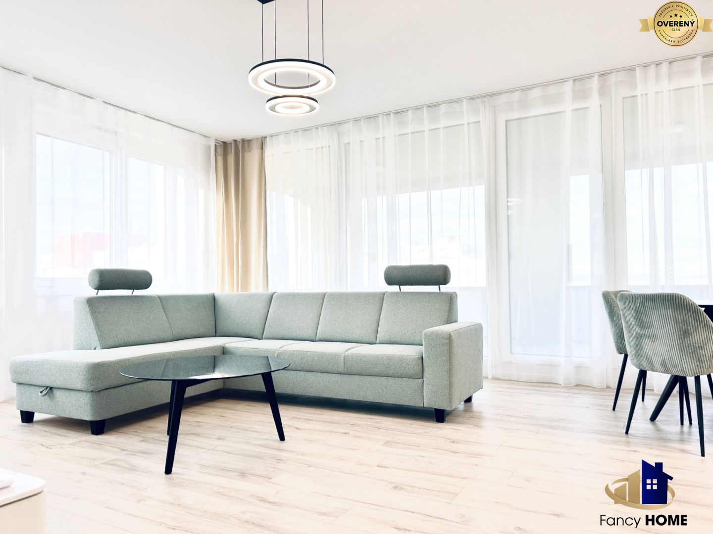 * PRENAJATÝ * PRENÁJOM unikátny 3 izb byt POPRAD Karpatská 74 m2