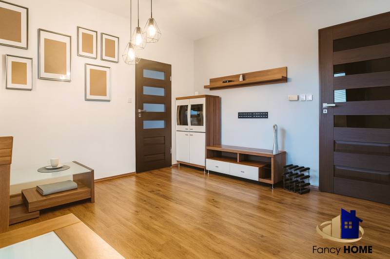 Obývacia stena v obývacej izbe.png