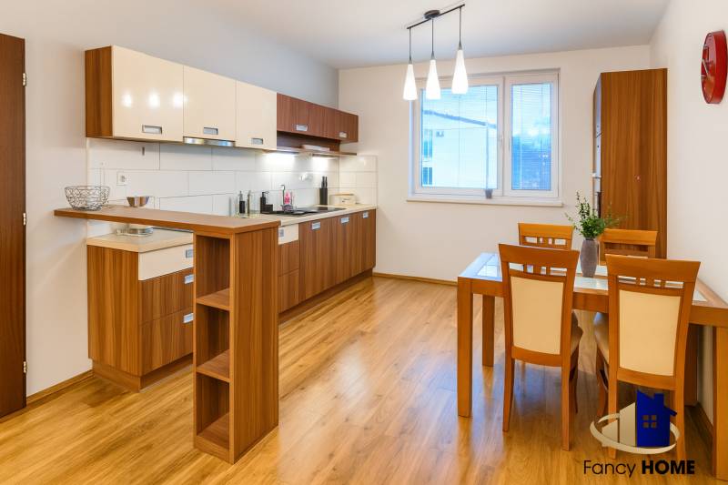 Kuchyňa a kuchynská linka.png