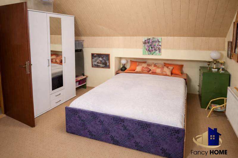 spáňa s posteľou.jpg