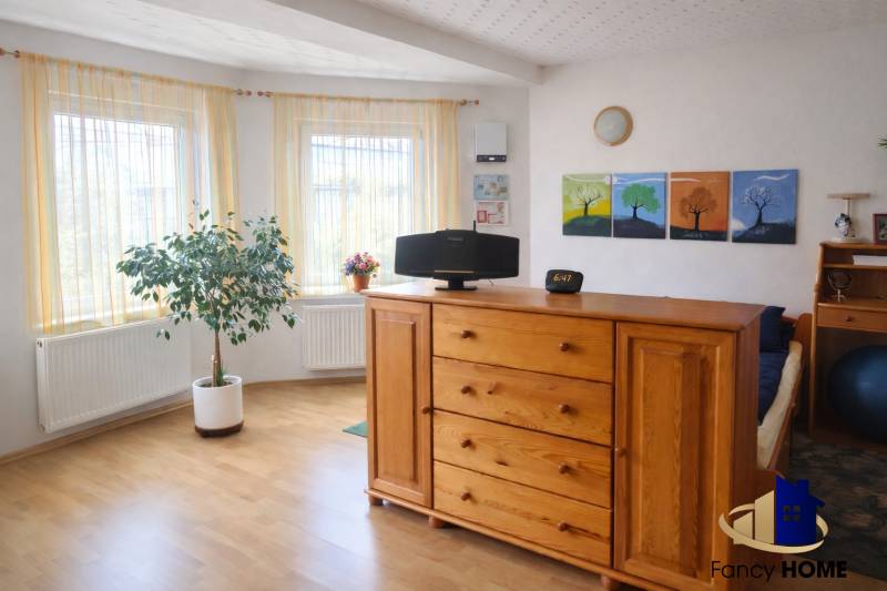 Spálňa so šatníkom.jpg